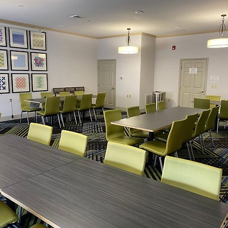 Holiday Inn Express & Suites Indianapolis North - Carmel By Ihg Экстерьер фото