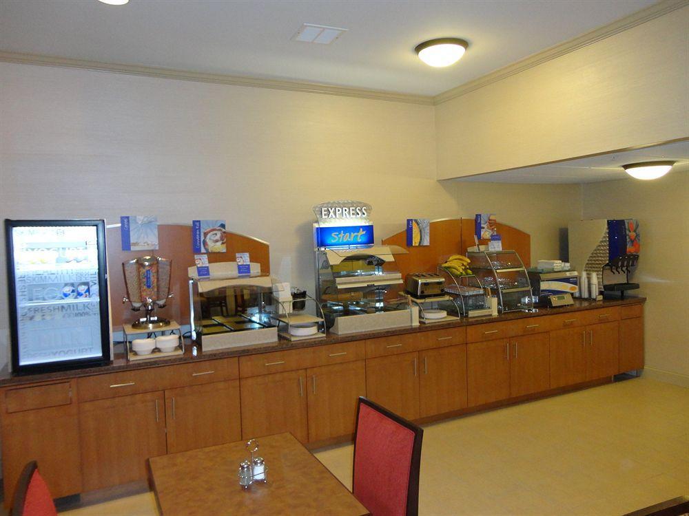 Holiday Inn Express & Suites Indianapolis North - Carmel By Ihg Экстерьер фото