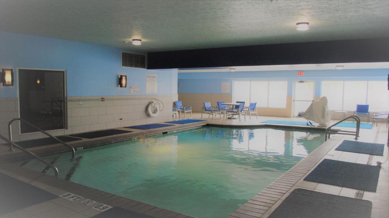 Holiday Inn Express & Suites Indianapolis North - Carmel By Ihg Экстерьер фото