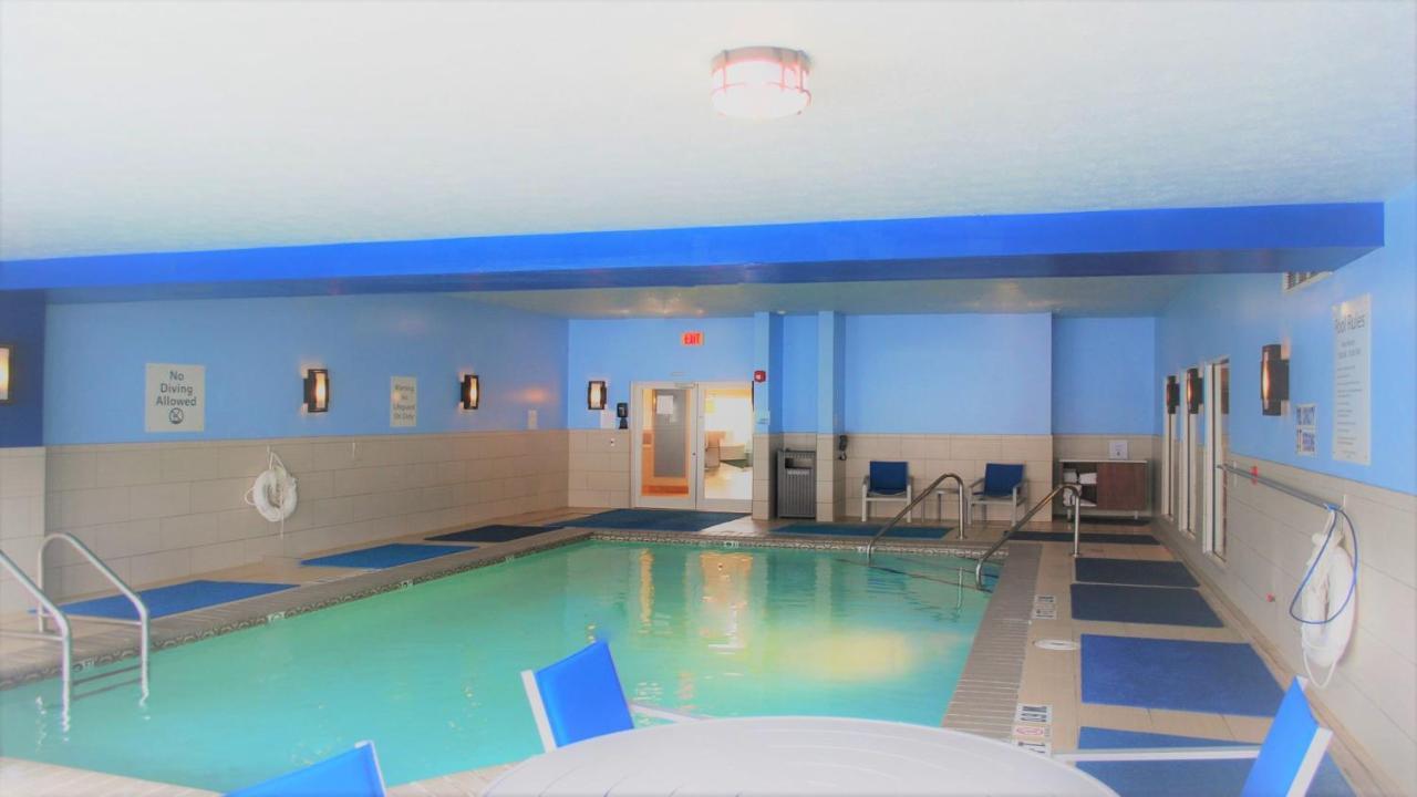 Holiday Inn Express & Suites Indianapolis North - Carmel By Ihg Экстерьер фото