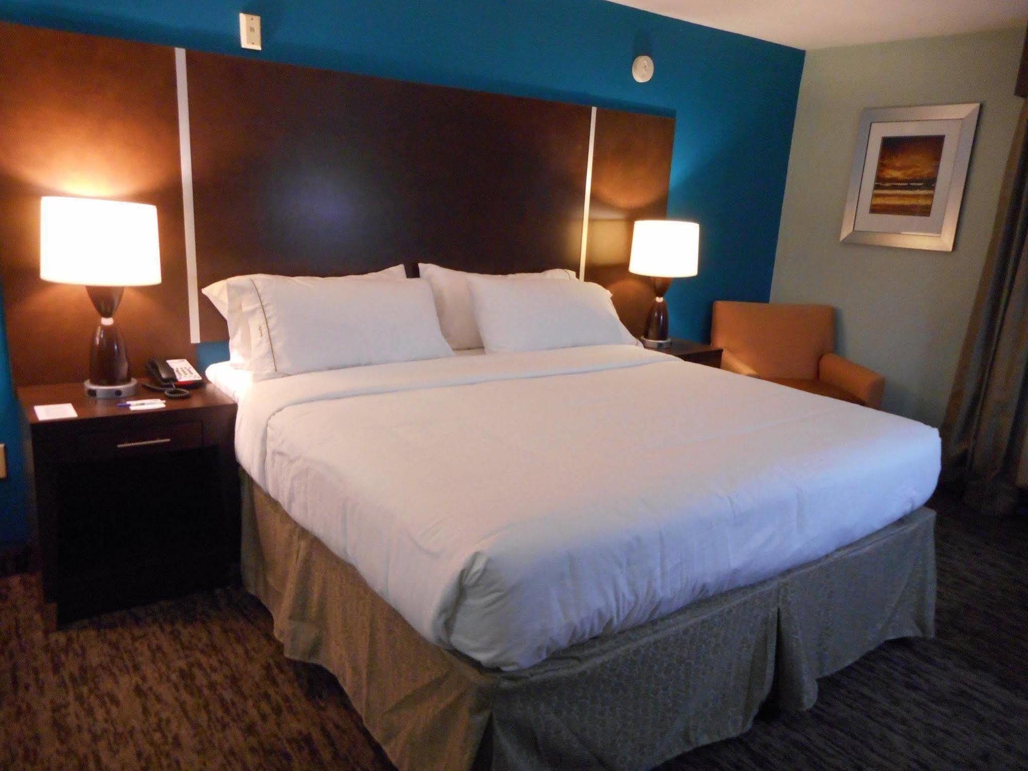 Holiday Inn Express & Suites Indianapolis North - Carmel By Ihg Экстерьер фото
